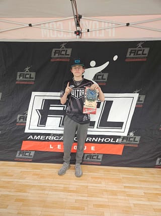 Nat 2 - Jayden Ellis https://mlkzaf2oxn4e.i.optimole.com/w:320/h:427/q:mauto/f:avif/https://usa-cornhole.org/wp-content/uploads/2024/05/Nat-2-Jayden-Ellis-1.jpg